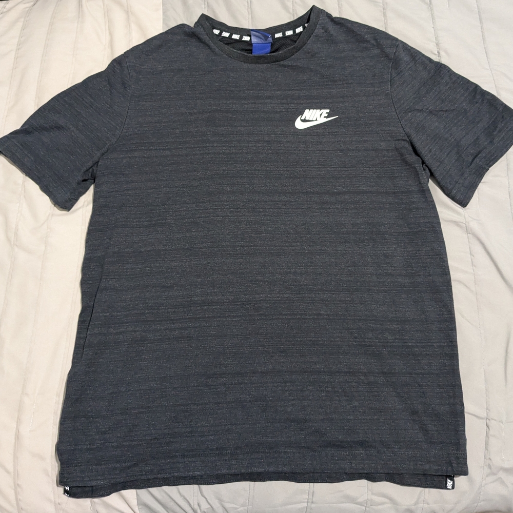 Nike Men's Gray T-Shirt